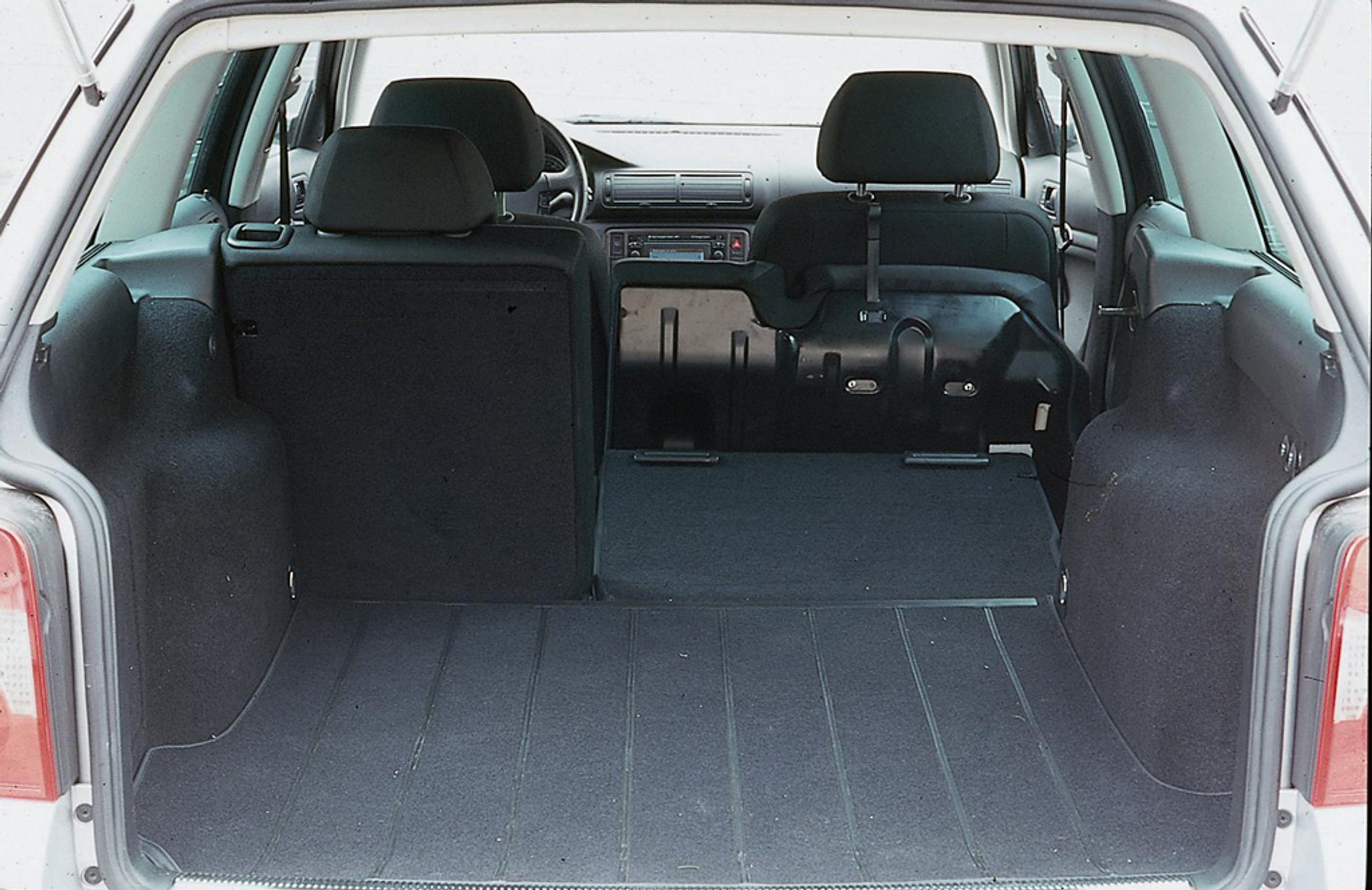 Porównanie: Ford Mondeo 2.0 TDCi kontra Renault Laguna 1.9 dci, Volkswagen Passat 1.9 TDI - Nie ma faworytów