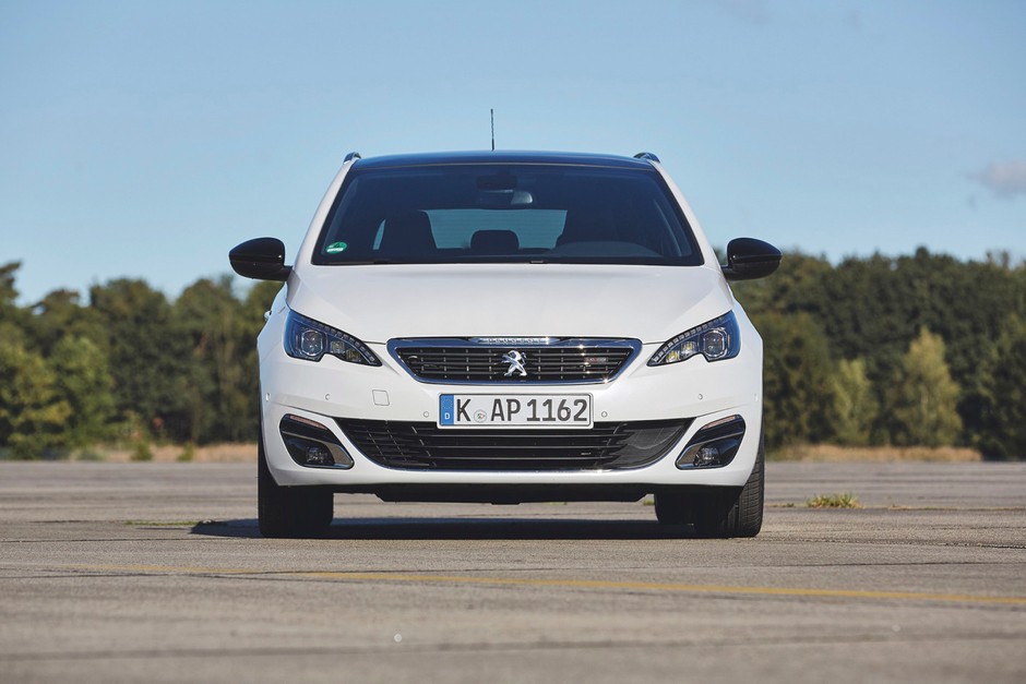 Nowe Renault Megane Grandtour kontra Opel Astra i Peugeot 308