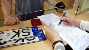 Ważna zmiana dla kierowców już obowiązuje. Zarejestrujesz auto prościej i taniej