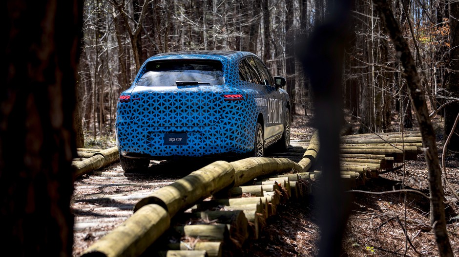 Mercedes EQS SUV
