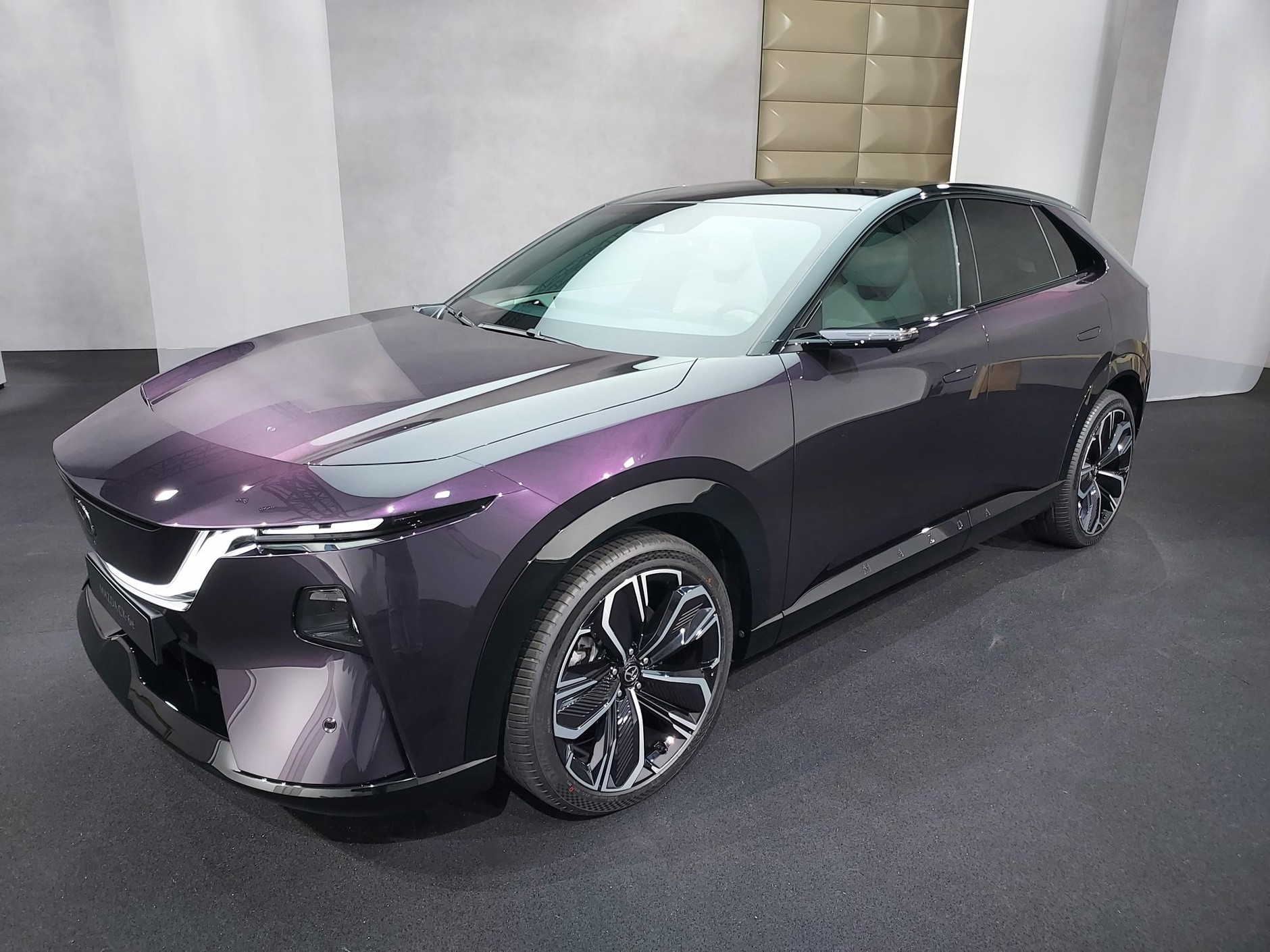 Mazda CX-6e