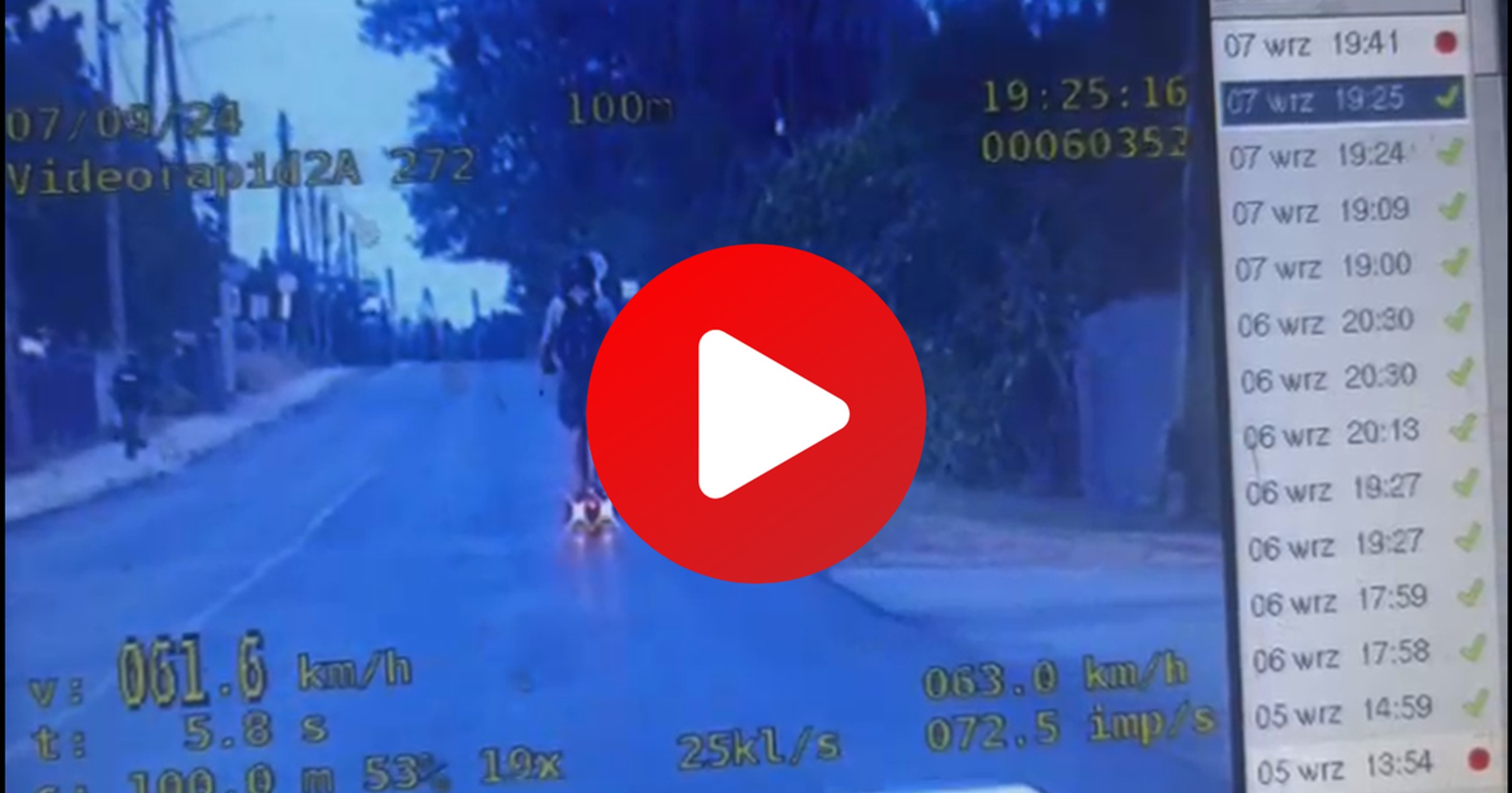 Policjanci zatrzymali go, bo przekroczył prędkość. Pędził hulajnogą elektryczną
