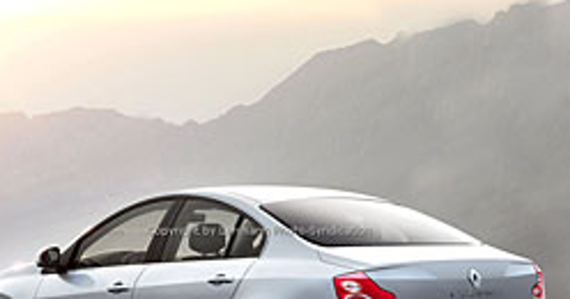 Zdjęcia szpiegowskie: Renault Laguna Sedan (nowe zdjęcia)