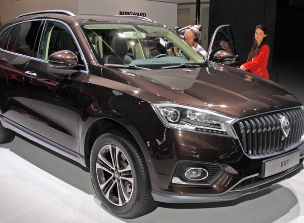 Genewa 2016: Borgward zapowiada niespodziankę