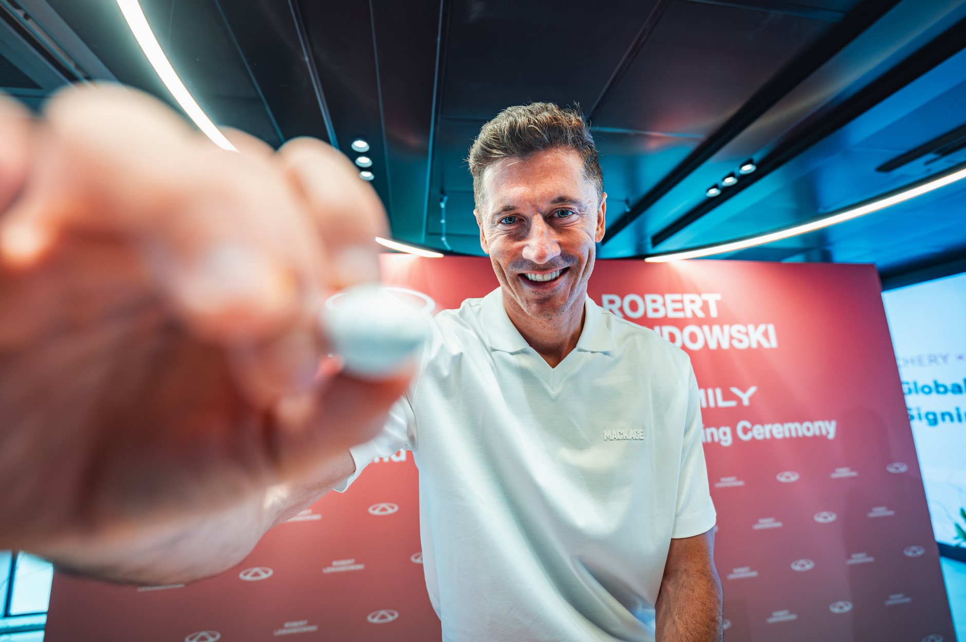 Robert Lewandowski ambasadorem marki Chery
