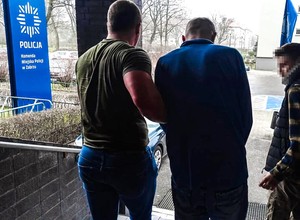 Spowodował kolizję, wysiadł z auta z piwem w ręku. Zatrzymali go antyterroryści