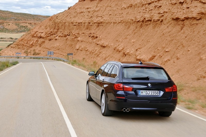 BMW serii 5 Touring – ma dużo miejsca i dostęp do Internetu