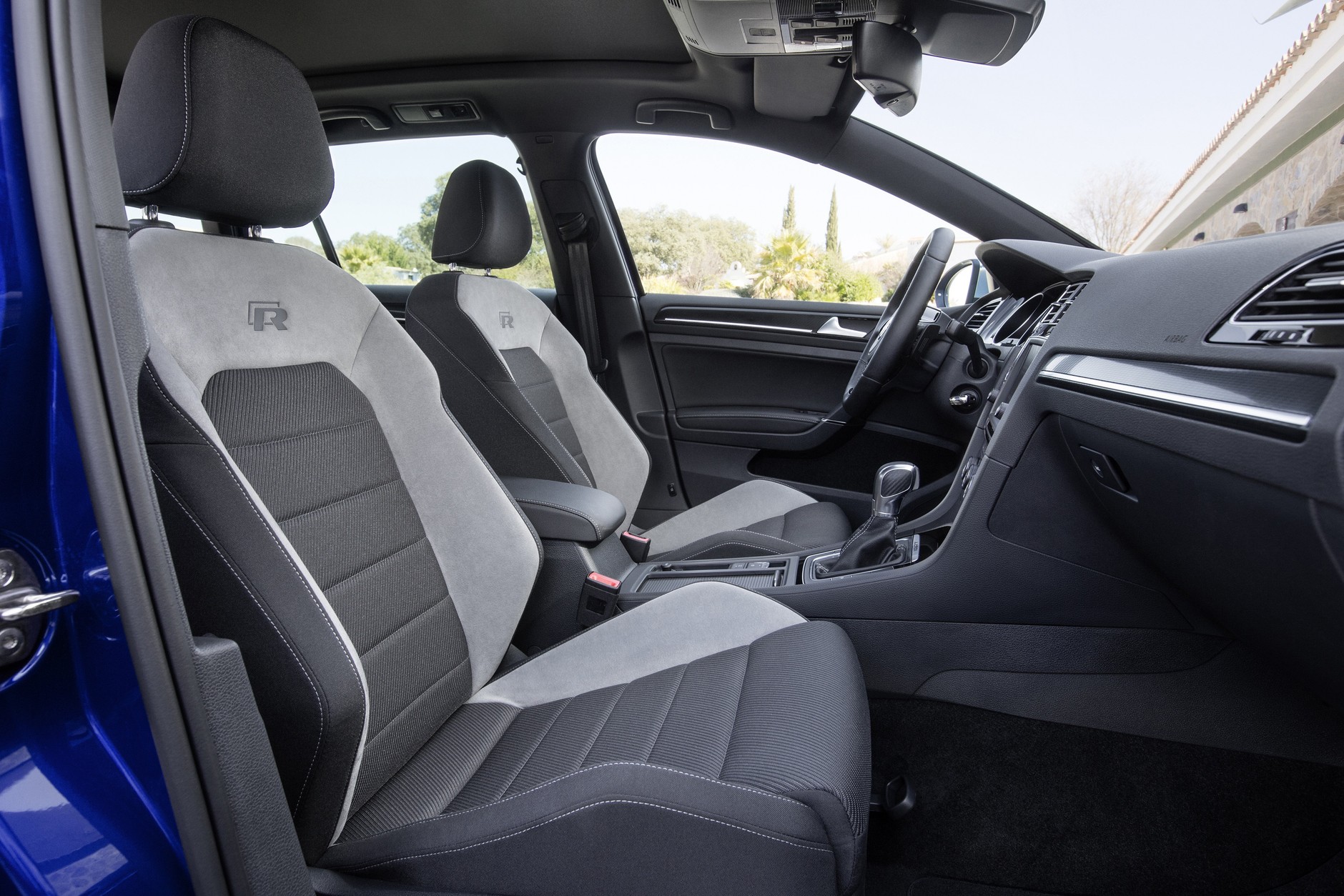 Volkswagen Golf R Variant