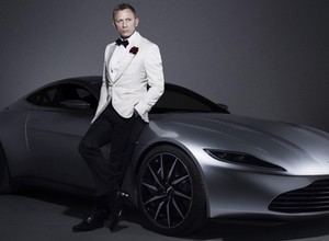 Aston Martin DB10 Jamesa Bonda trafi na aukcję