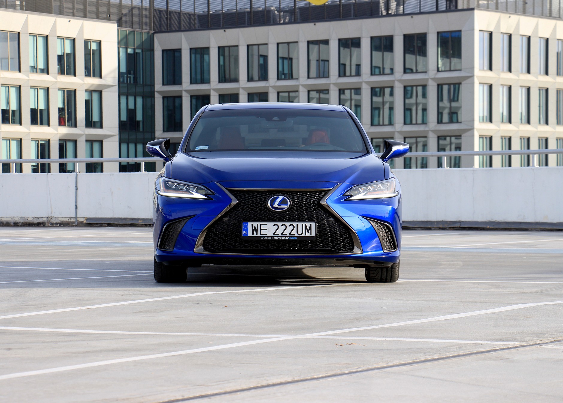 Lexus ES 300h, czyli nowy konkurent hybrydowej „Piątki” i „E-Klasy” | Test