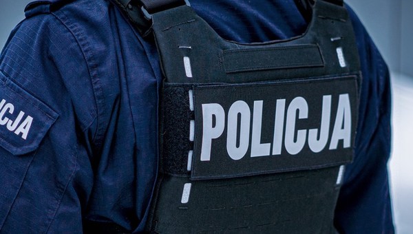 Policjanci dostali zgłoszenie o pijanym kierowcy Porsche. Był trzeźwy, ale trafił za kratki