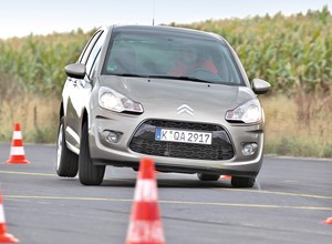Francja wprowadziła zakaz jazdy dla 1,7 mln samochodów