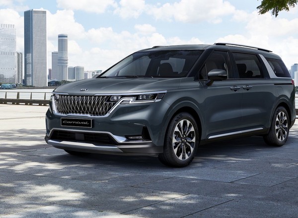 Nowa Kia Carnival – van o cechach SUV-a