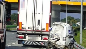 Malowali pasy na S-17, gdy wjechał w nich tir. Śmiertelny wypadek przed węzłem Żyrzyn