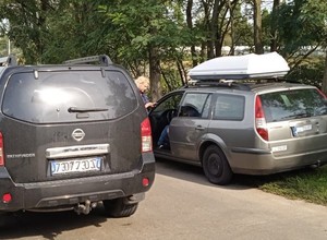 Szalona ucieczka ulicami Polic. Uwagę policjantów zwróciła naklejka na aucie