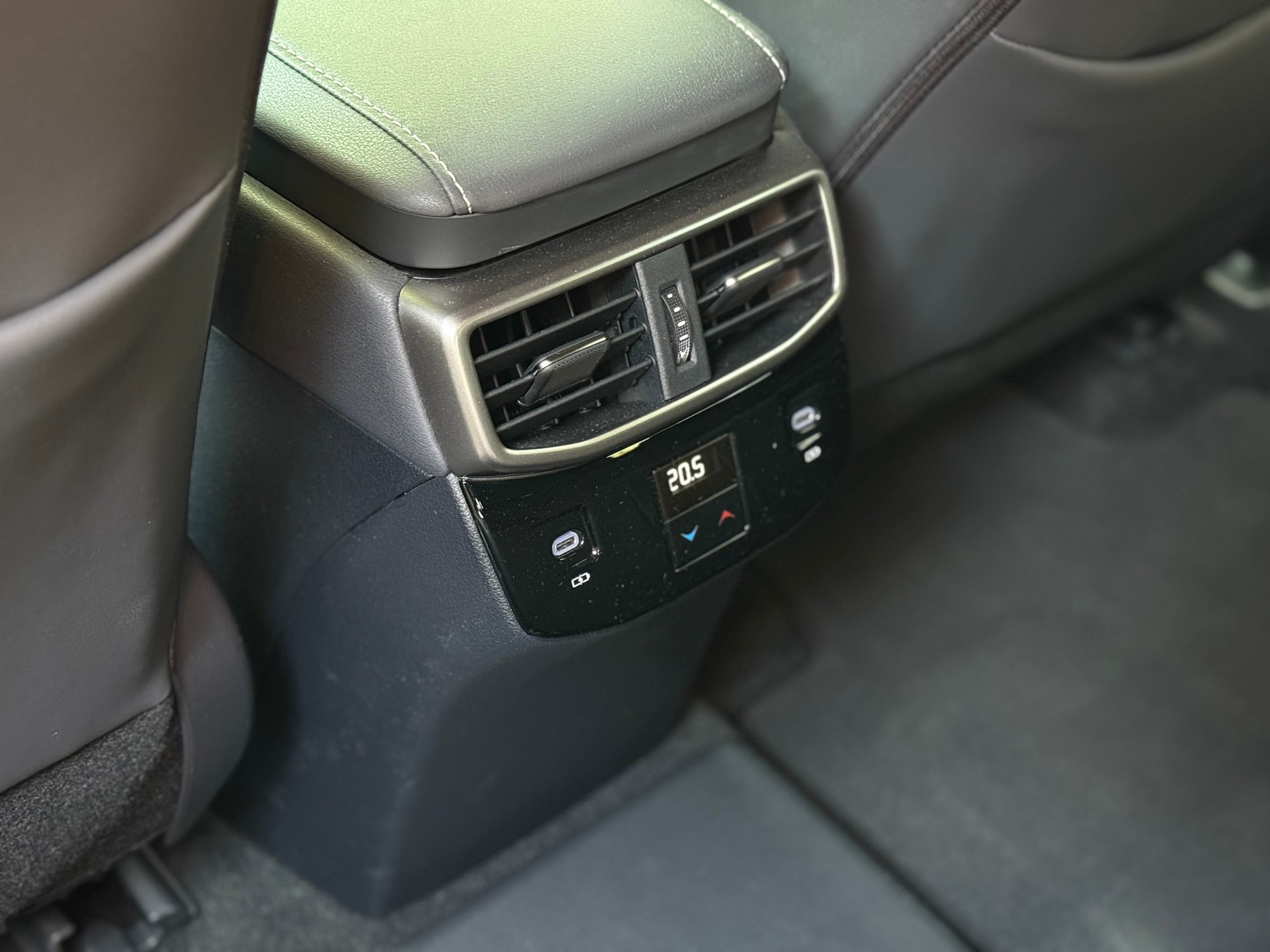 Lexus RX 450H+ F Sport Design