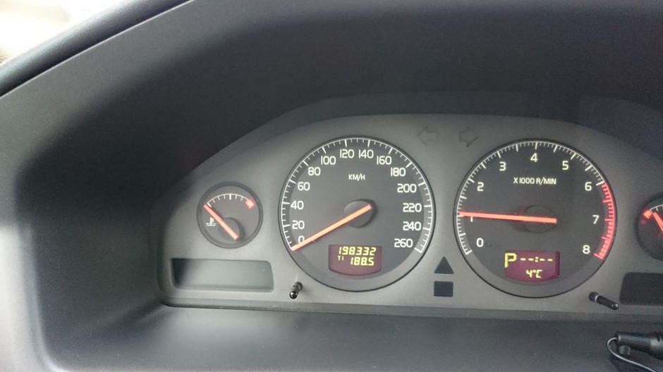 Auto z ogłoszenia - Volvo S60 ładne tylko na zdjęciach