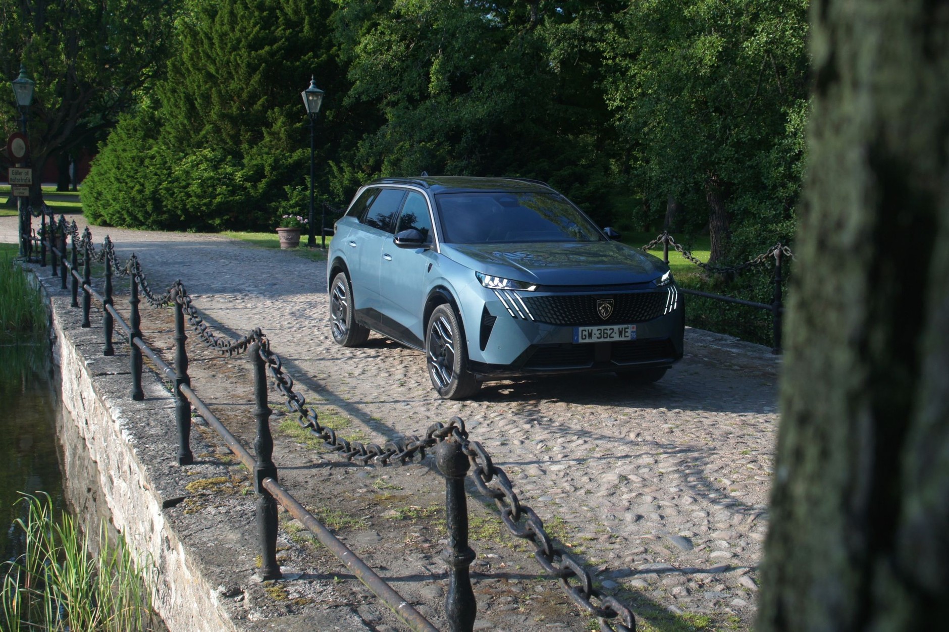 Peugeot E-5008 w pierwszym teście