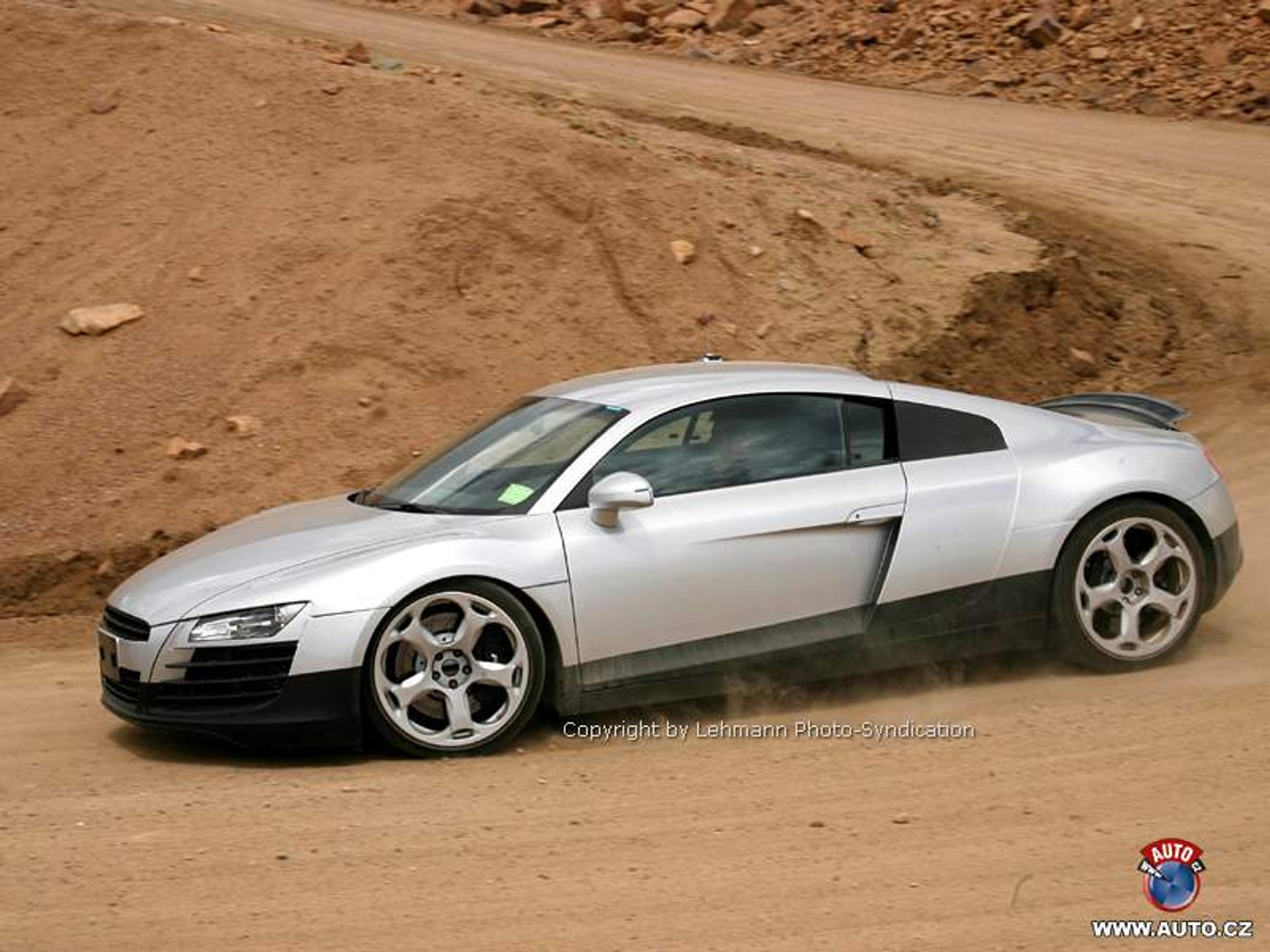 Zdjęcia szpiegowskie: Audi R8 podczas kręcenia reklamy w USA