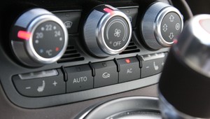 To mechanicy psują nam klimatyzację! Wyjaśniamy, czym grozi nieodpowiedni serwis klimatyzacji