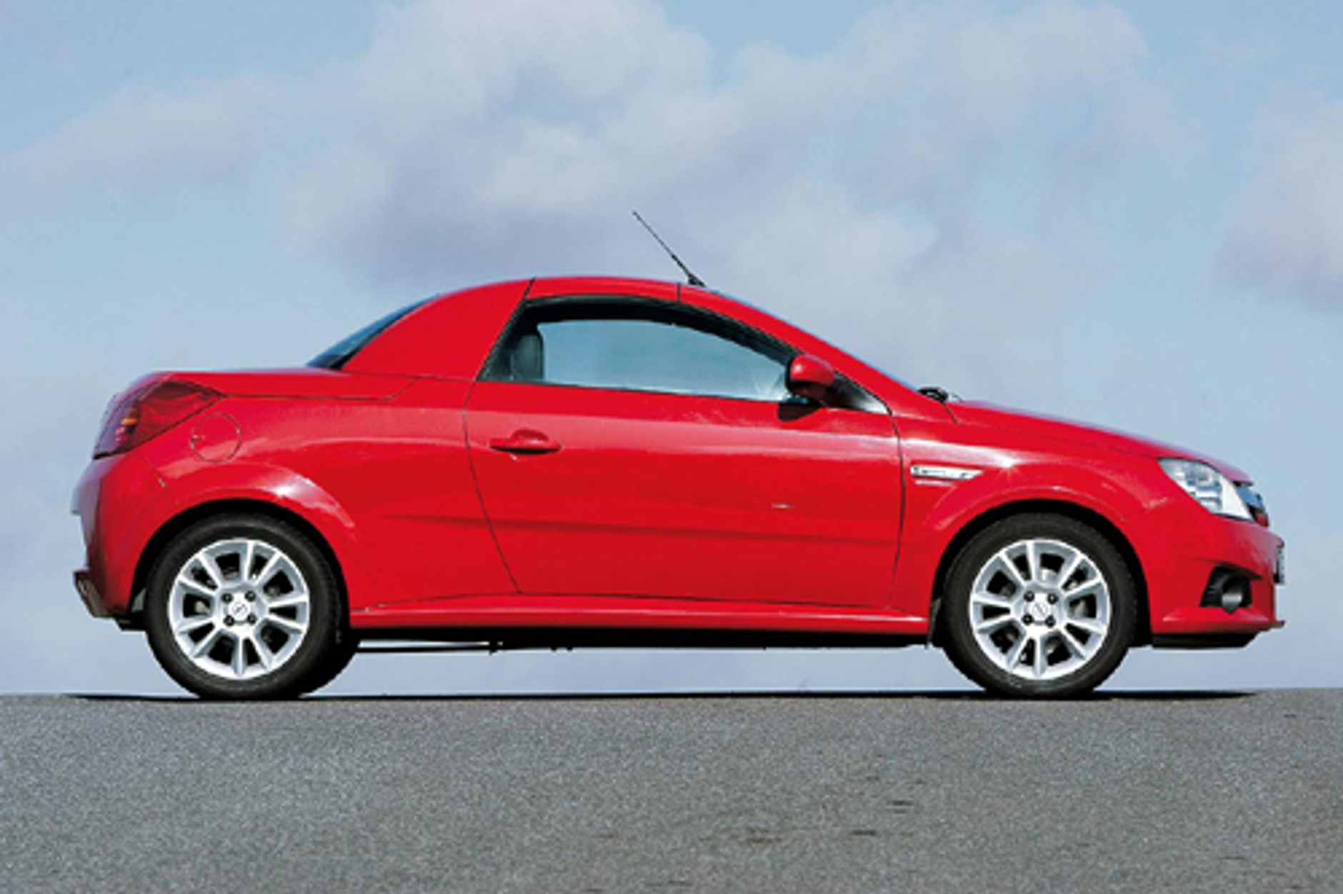 Opel Tigra, Peugeot 207CC, Mitsubishi Colt CZC - Na słońce i na deszcz!