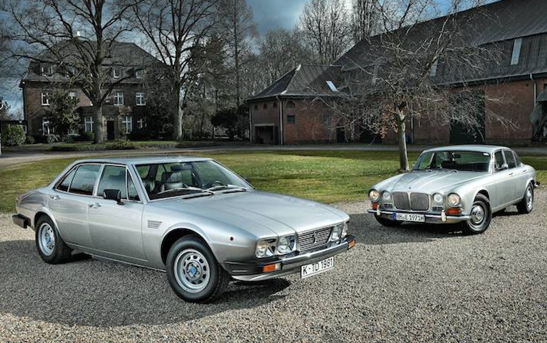 Porównanie De Tomaso Deauville i Jaguara XJ