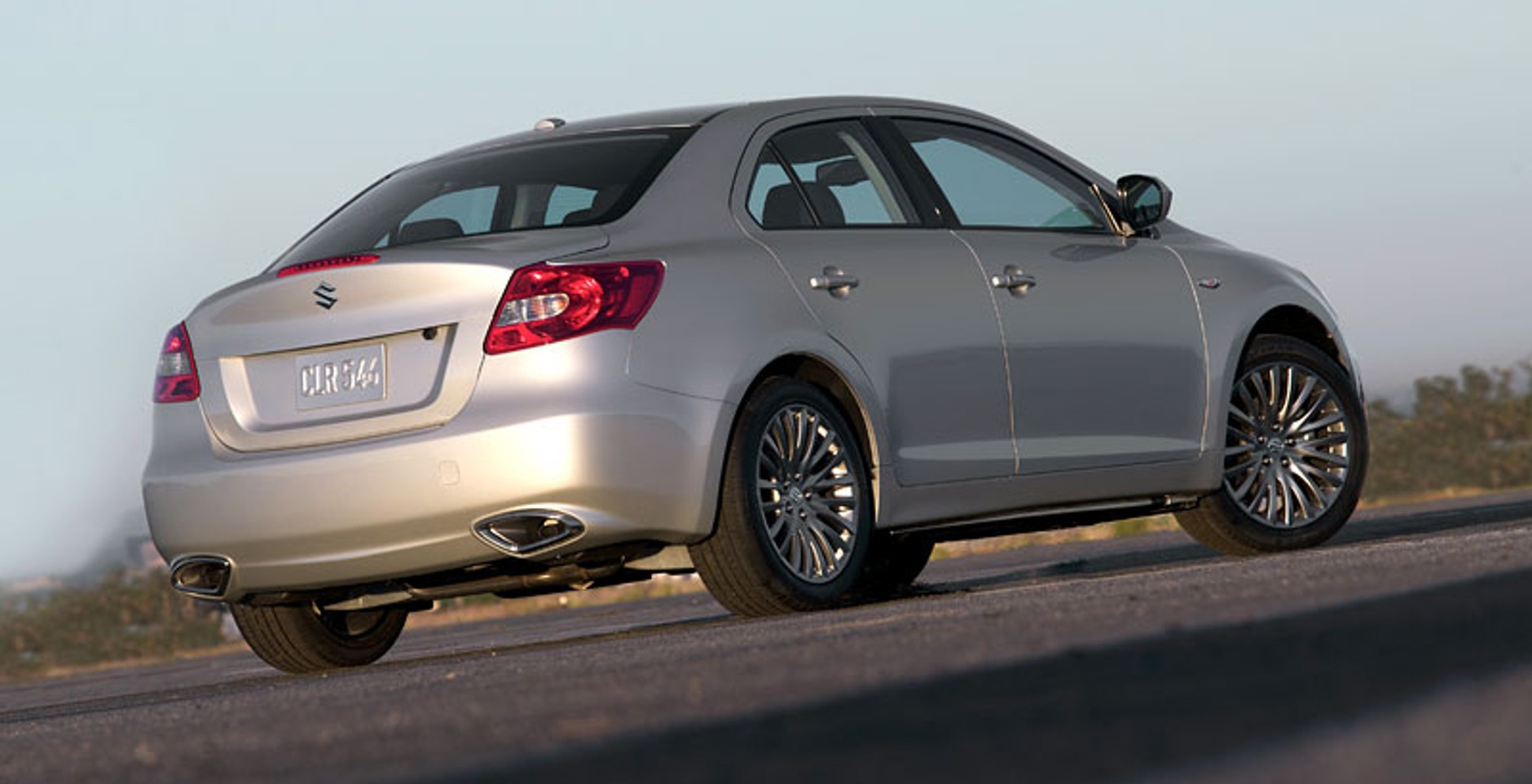 Tokio 2009:  Suzuki Kizashi będzie sprzedawane najpierw w Japonii