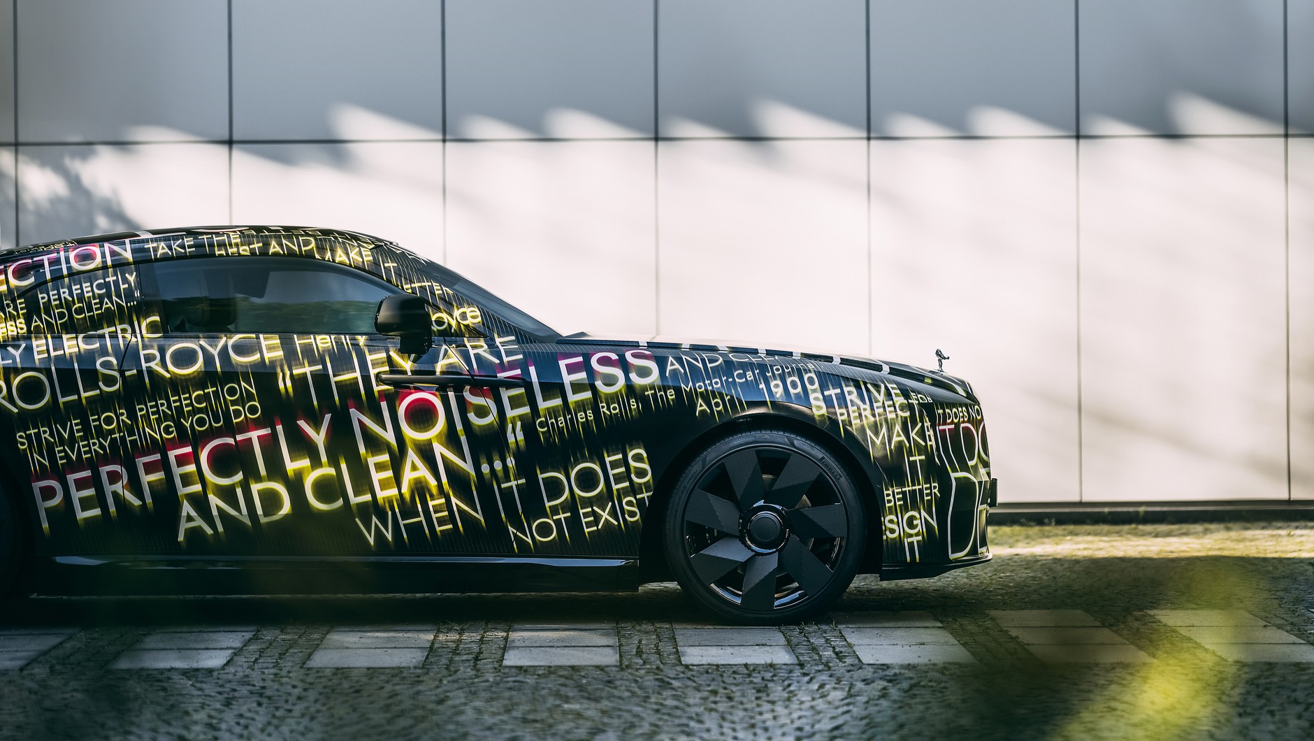 Elektryczny Rolls-Royce Spectre jest już prawie gotowy