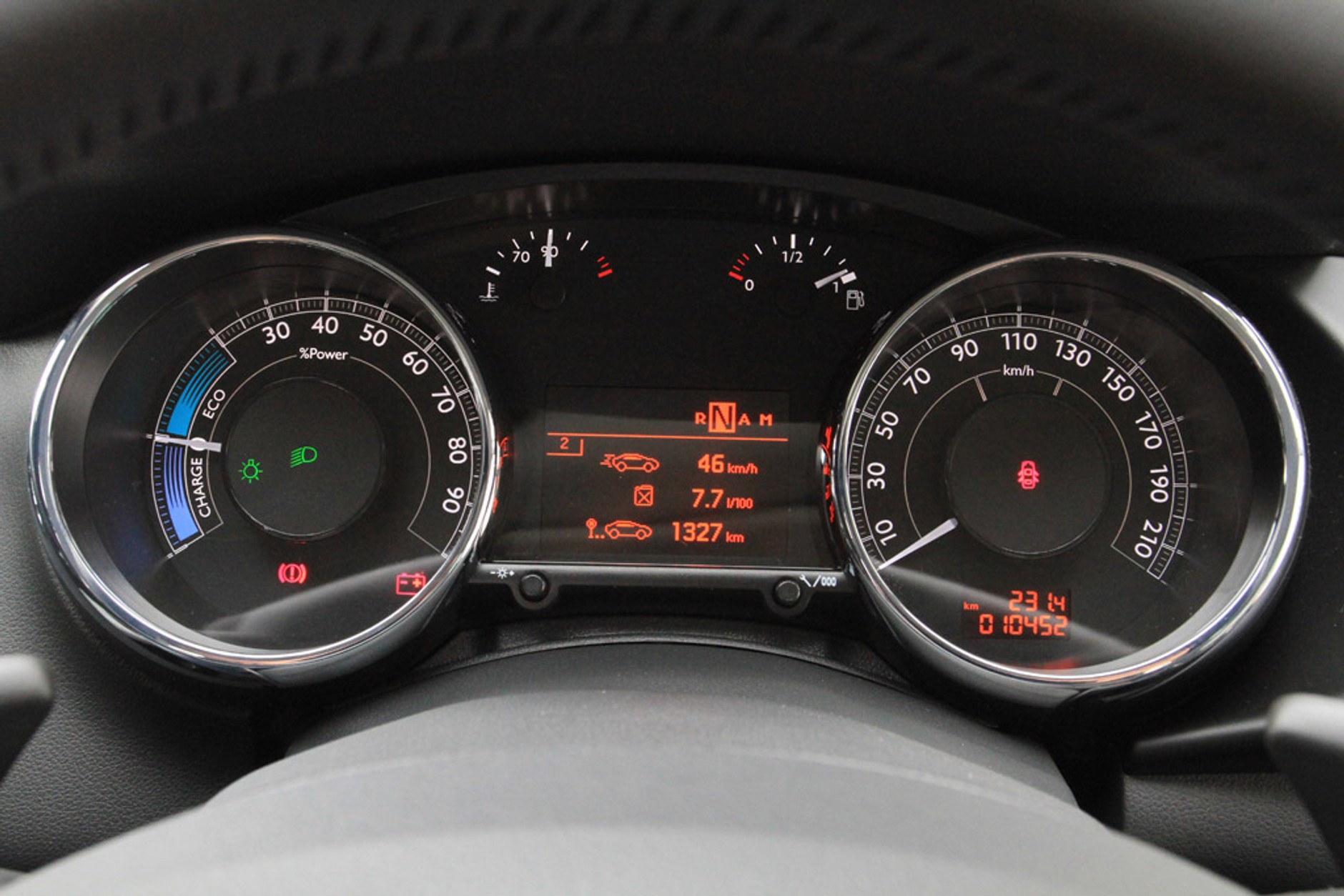 Peugeot 3008 HYbrid4: hybryda dla rozrzutnych ekologów