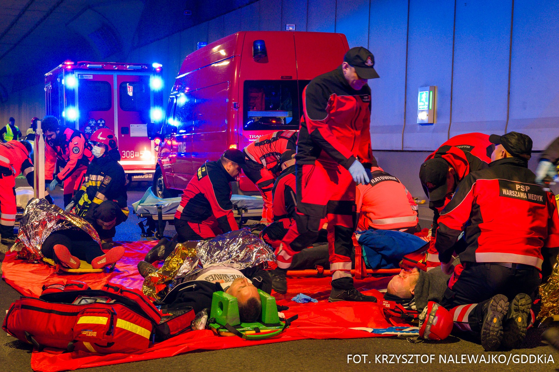 Ćwiczenia służb ratowniczych w tunelu na S2 POW w Warszawie