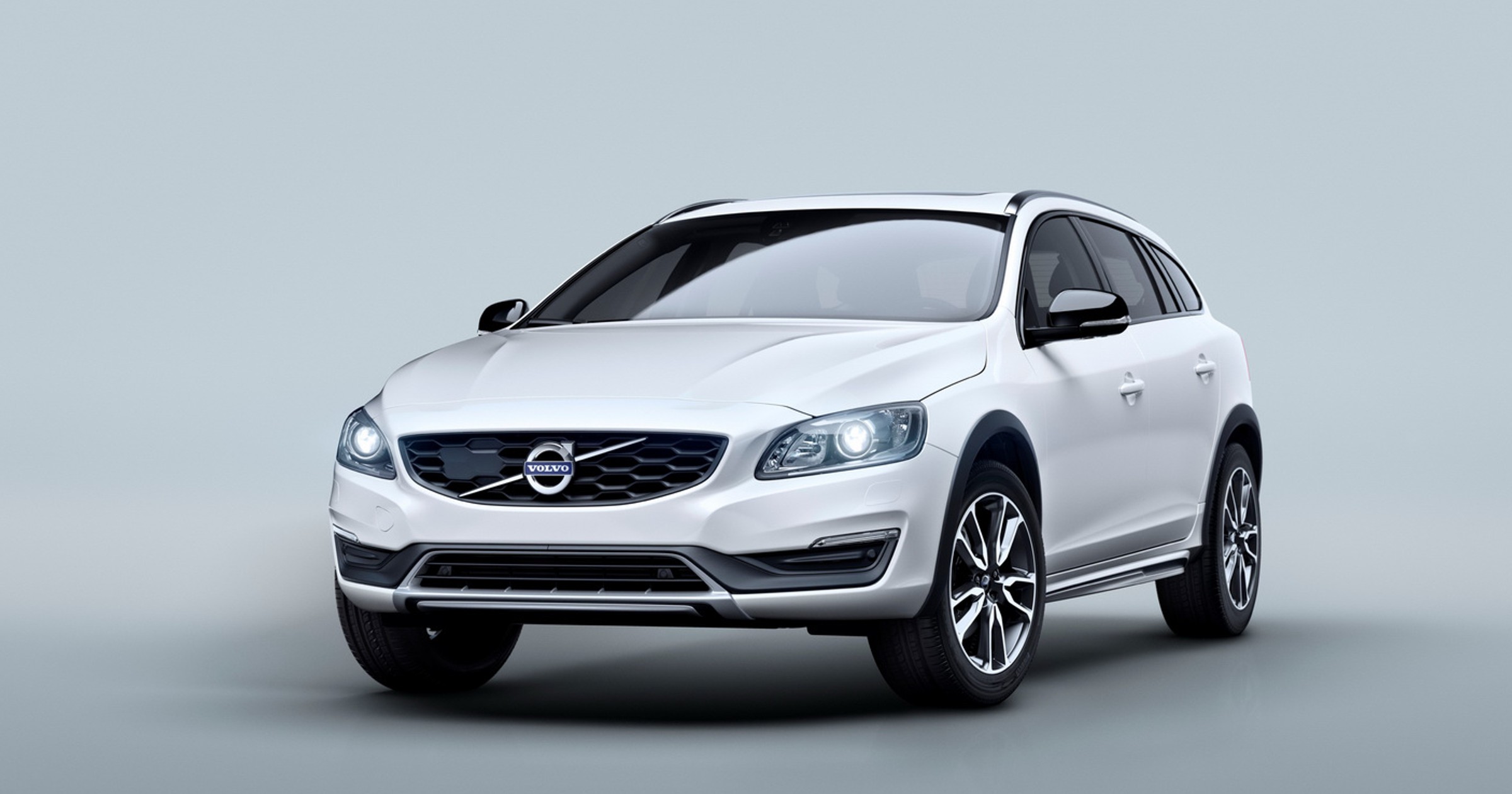 Volvo-V60-Cross-Country-1