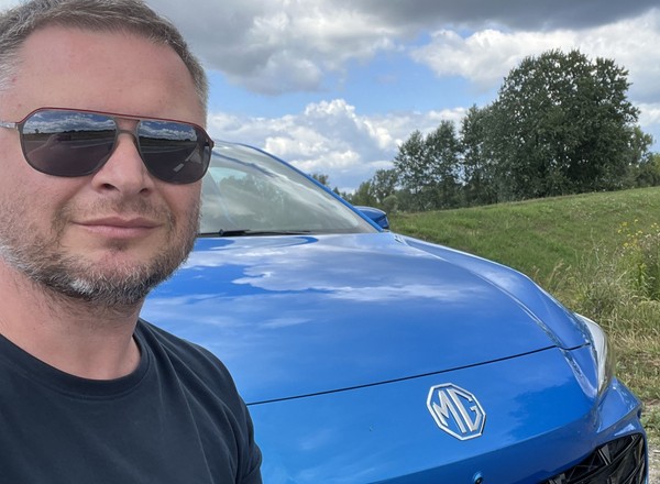 Jeździłem najtańszym nowym autem hybrydowym w Polsce, czyli MG3. Nie spodziewałem się takiego zużycia paliwa po 194 KM