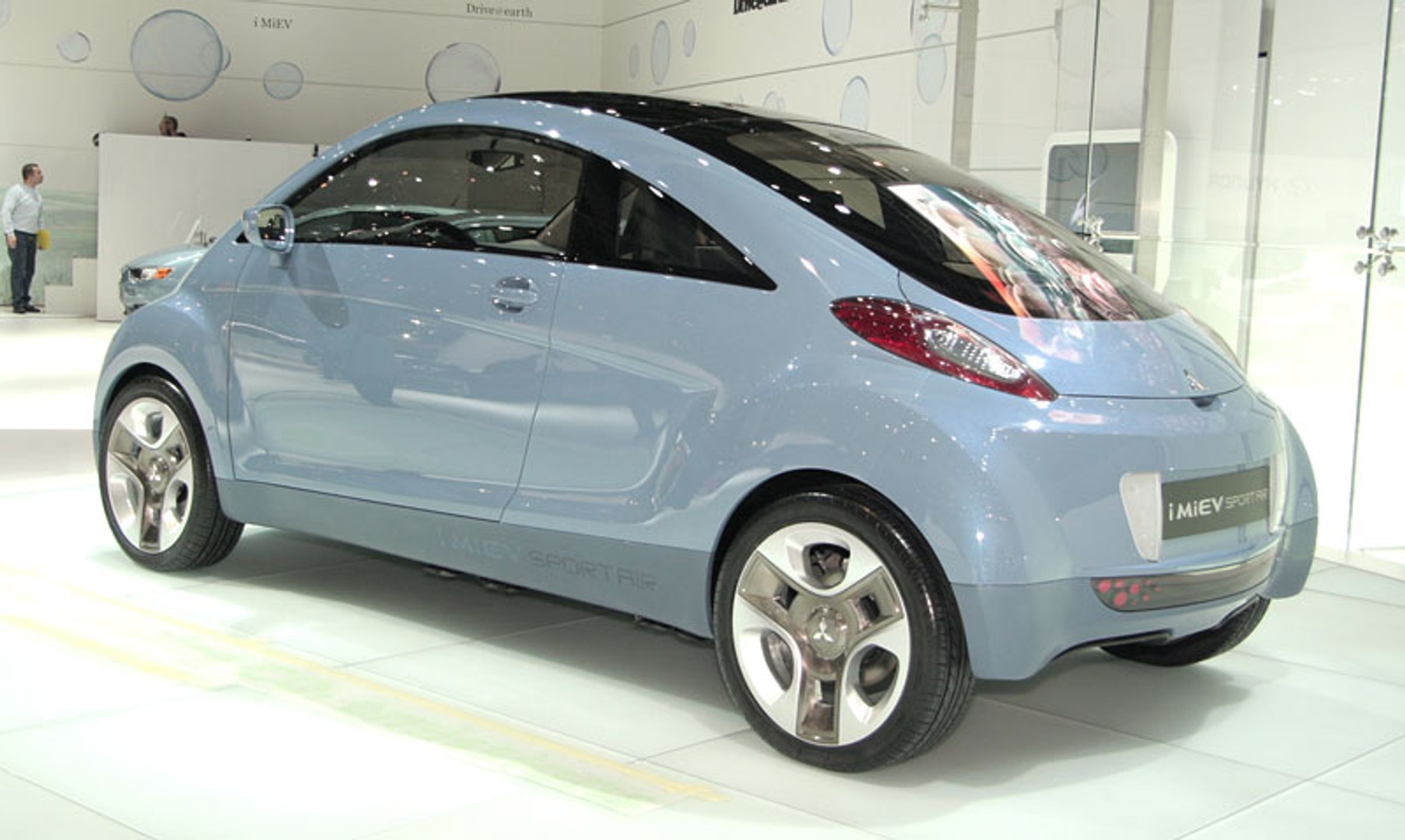 Genewa 2009: Mitsubishi pokazało concept car – kabriolet i MiEV SPORT AIR