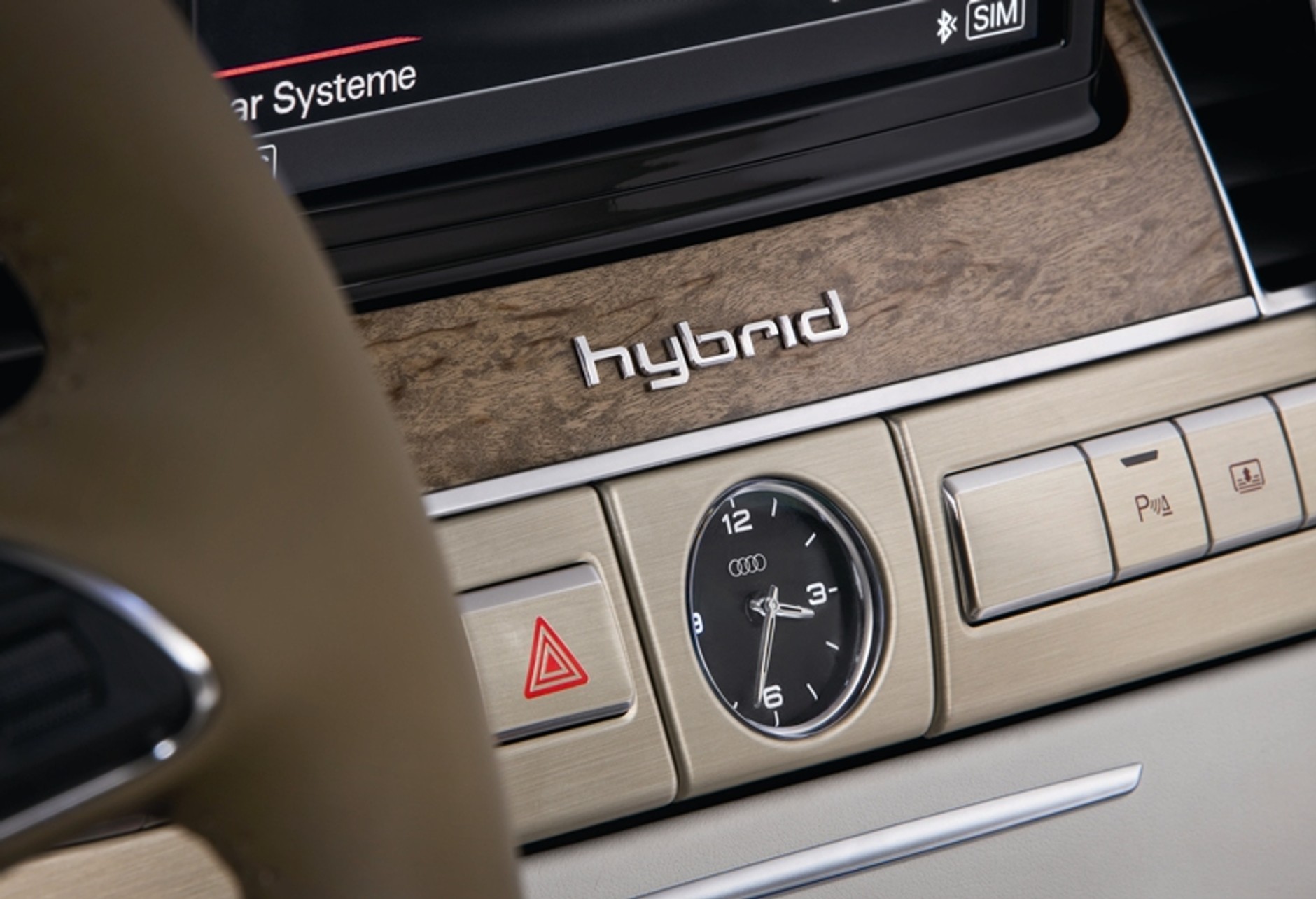 Audi A8 poddane hybrydyzacji