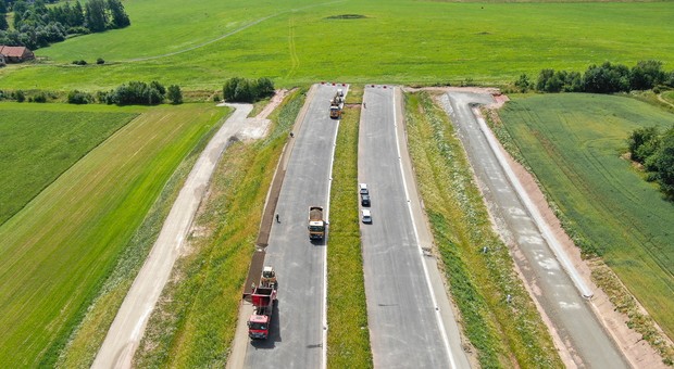 Droga S3: postęp prac na budowie, dwa tunele i Jumbo Jety