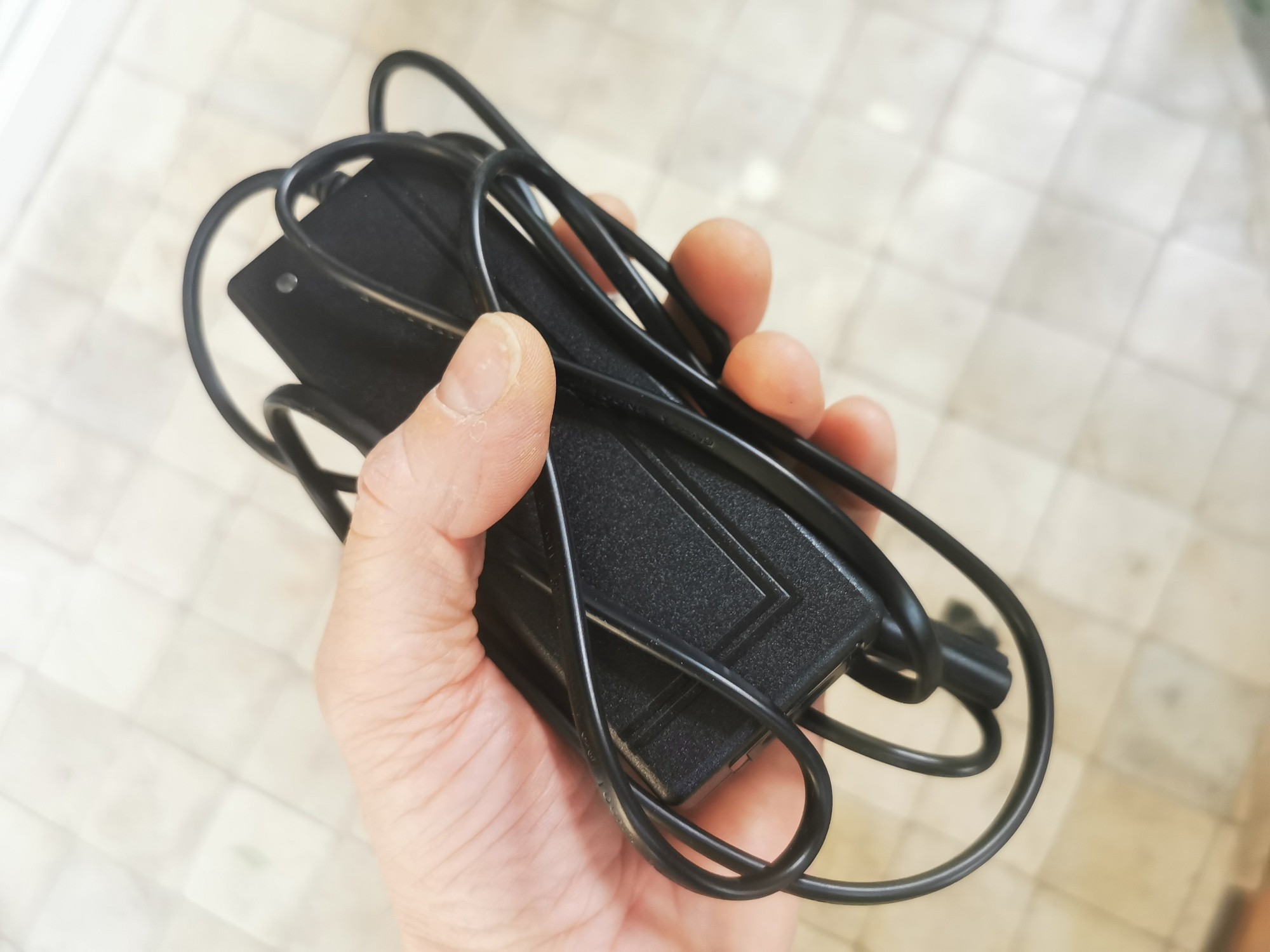 Ładowarka hulajnogi elektrycznej