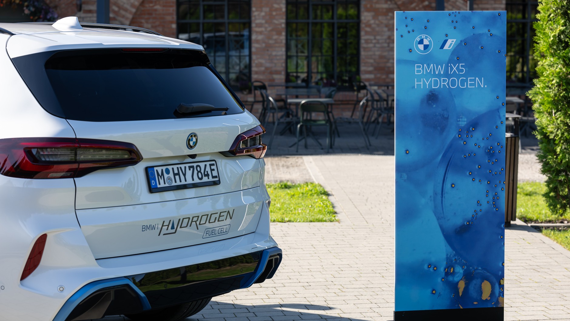 BMW iX5 Hydrogen – po błękicie go poznacie