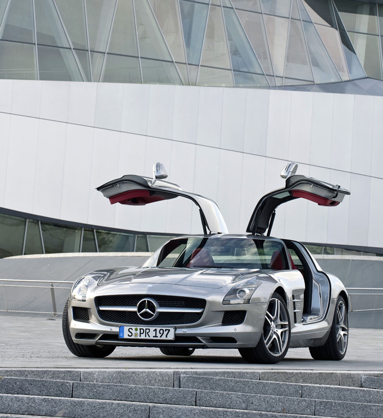 IAA Frankfurt 2009: Mercedes-Benz SLS AMG – Gullwing XXI wieku, pierwsze wrażenia