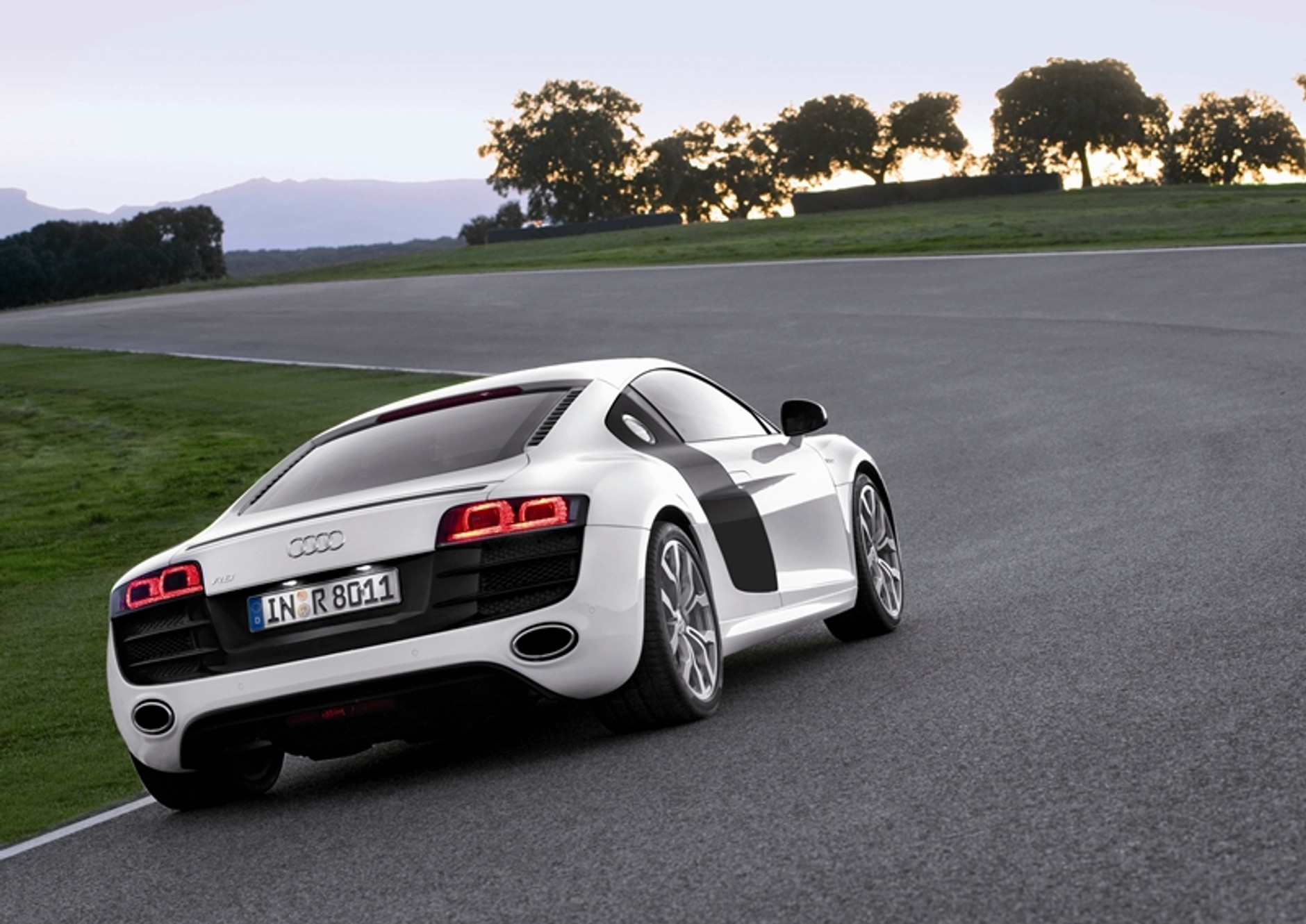 Wariat oddał za darmo Audi R8 przypadkowym osobom