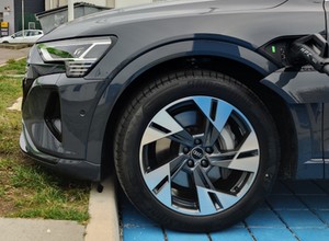Takich samochodów elektrycznych szukamy najczęściej. TOP 20 modeli z dotacją
