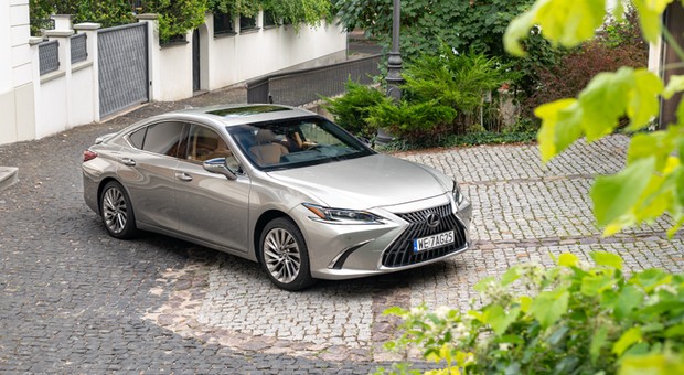 Zbliża się koniec Lexusa ES. Duży rabat w ofercie Final Edition