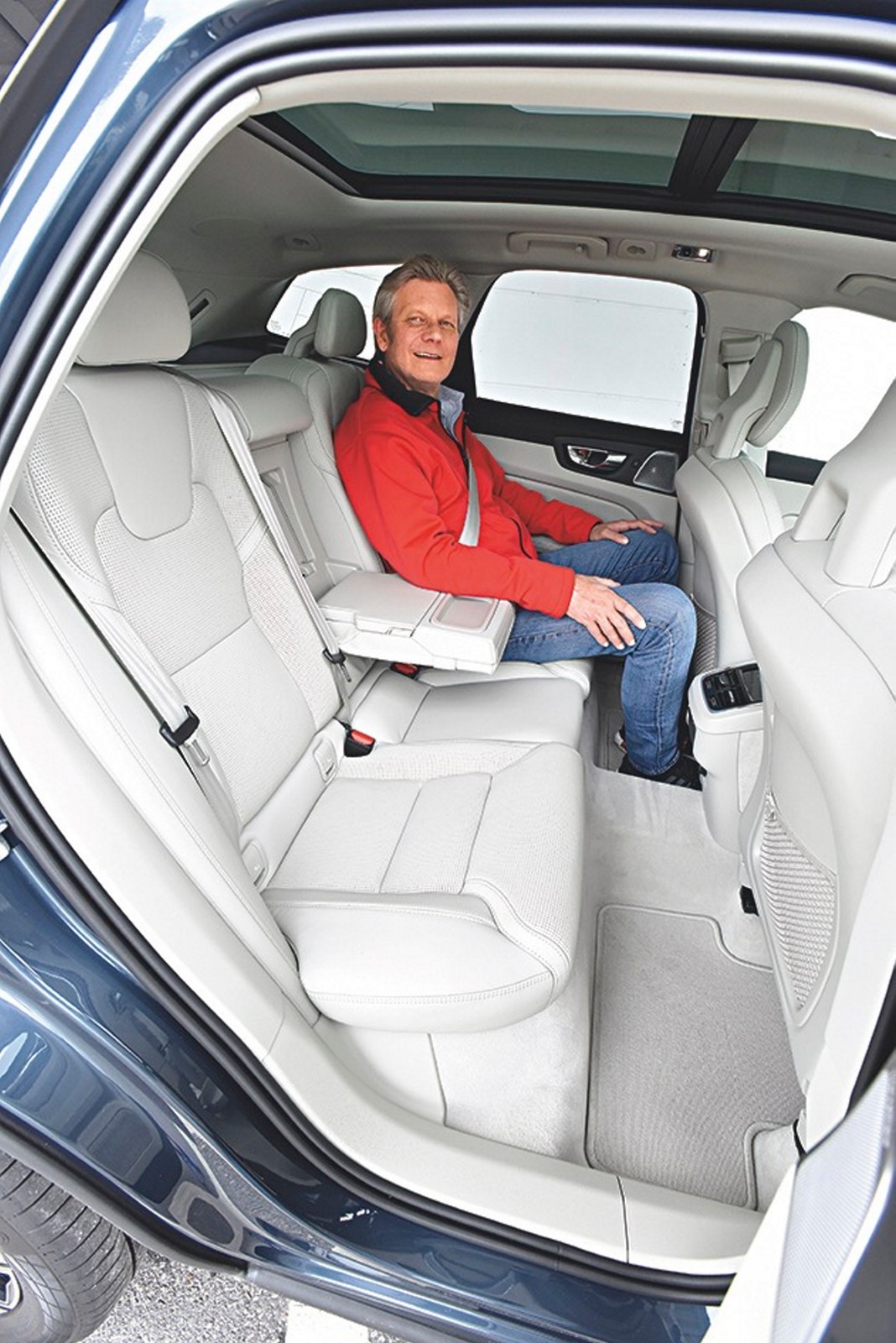 Porównanie na szczycie: nowe Volvo XC60 vs nowe Audi Q5 i Mercedes GLC