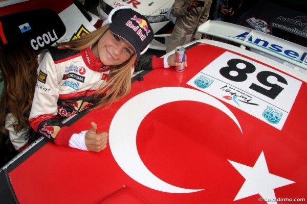 Czy piękna Burcu Cetinkaya pokona Seba Loeba?