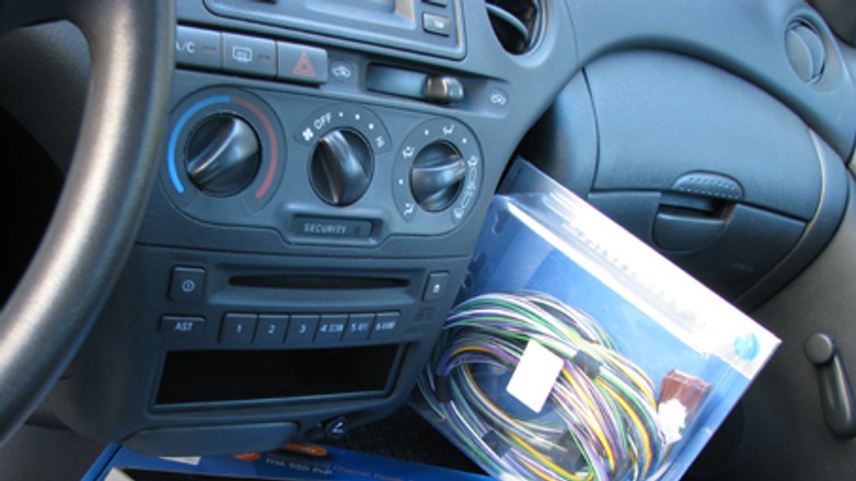 Więcej mocy, czyli rozbudowa fabrycznego systemu car audio