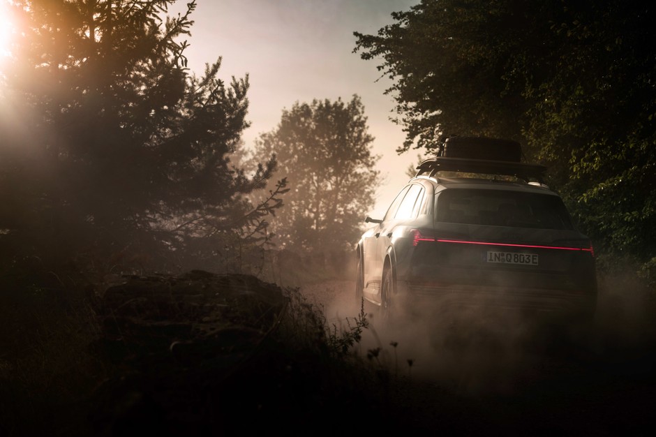 Audi Q8 e-tron edition Dakar