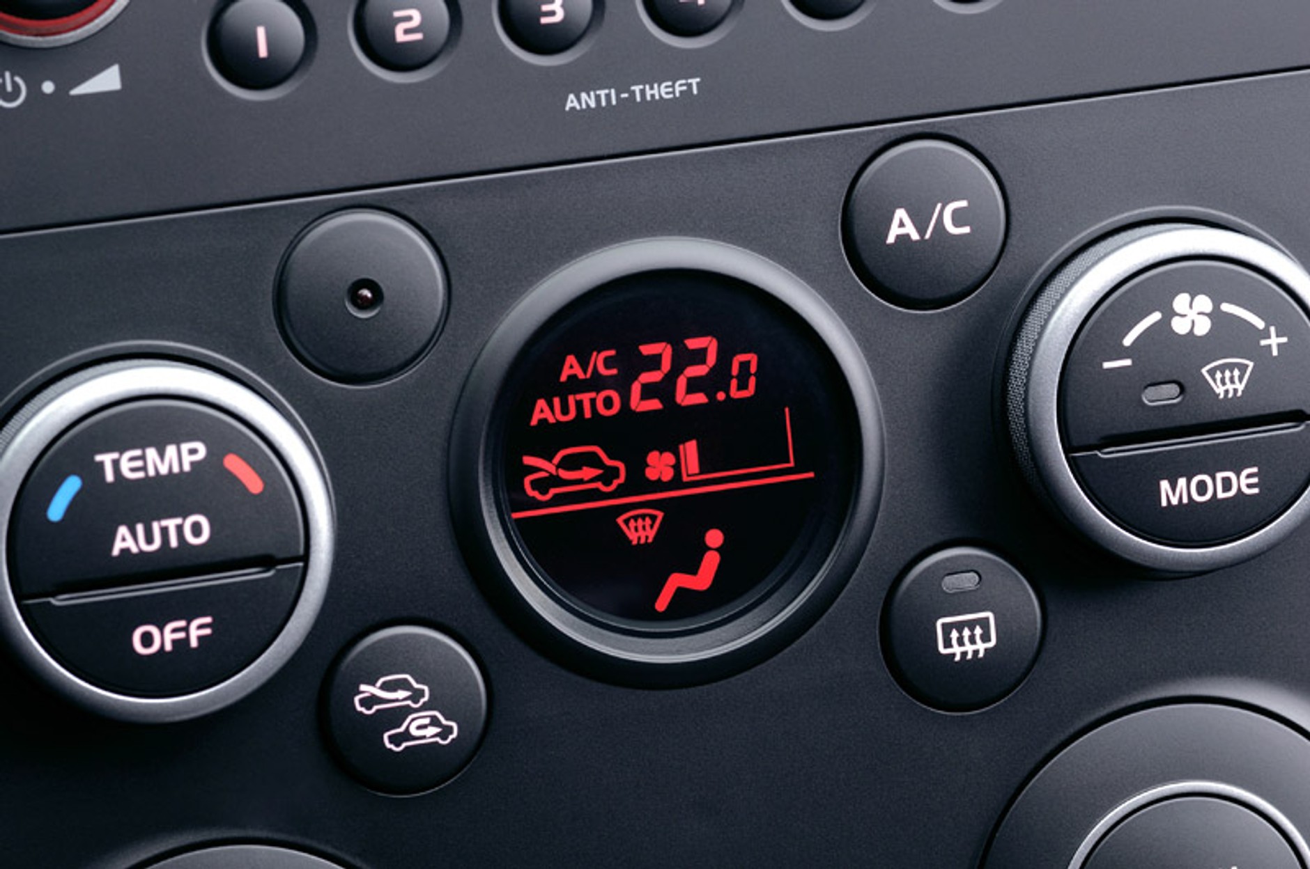 Suzuki: unowocześniona Vitara w salonach (ceny i fotogaleria)