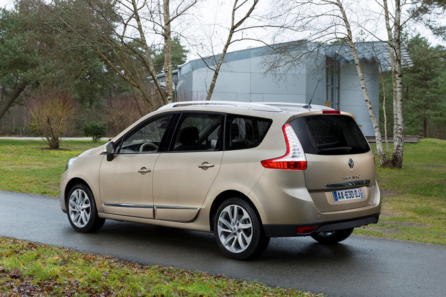 Renault Scenic po kolejnym liftingu