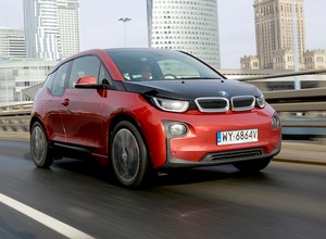 Sąsiedzi chcą, żeby kupił elektryka. Jego żonę już przekonali. "Jak jacyś akwizytorzy"