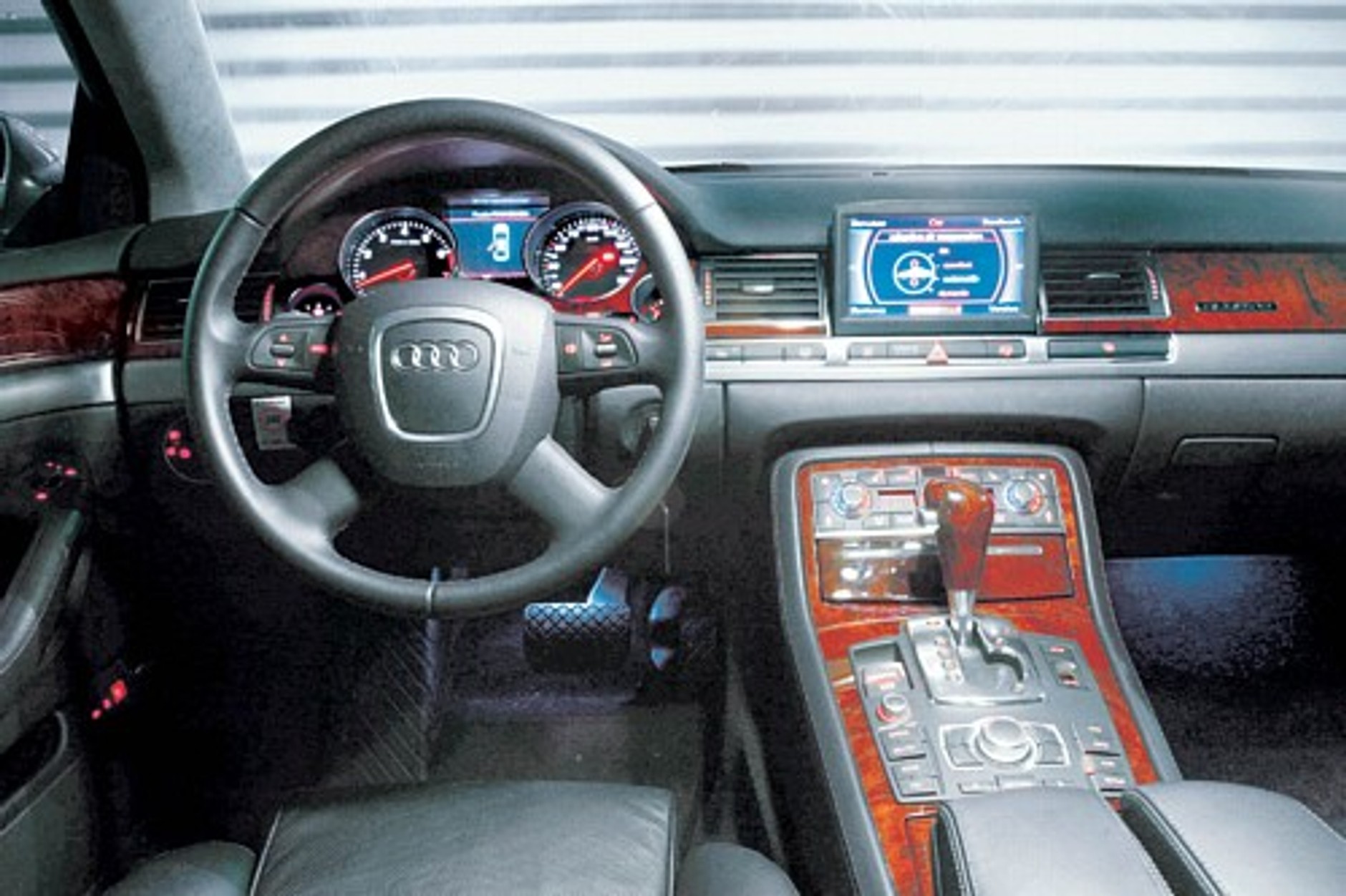 Z nowym grillem i silnikiem