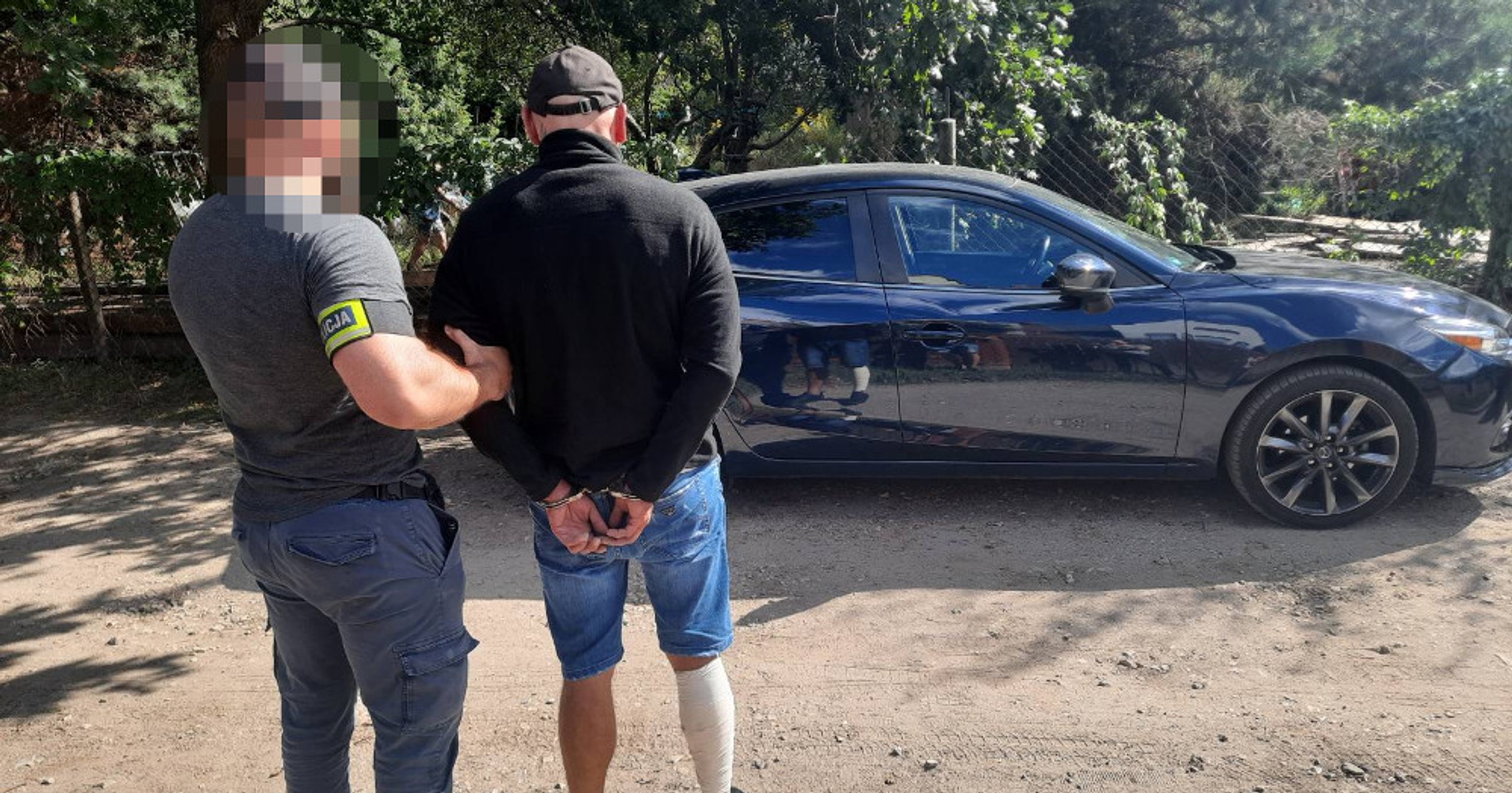 Policjanci kilkanaście minut po kradzieży złapali złodzieja Mazdy